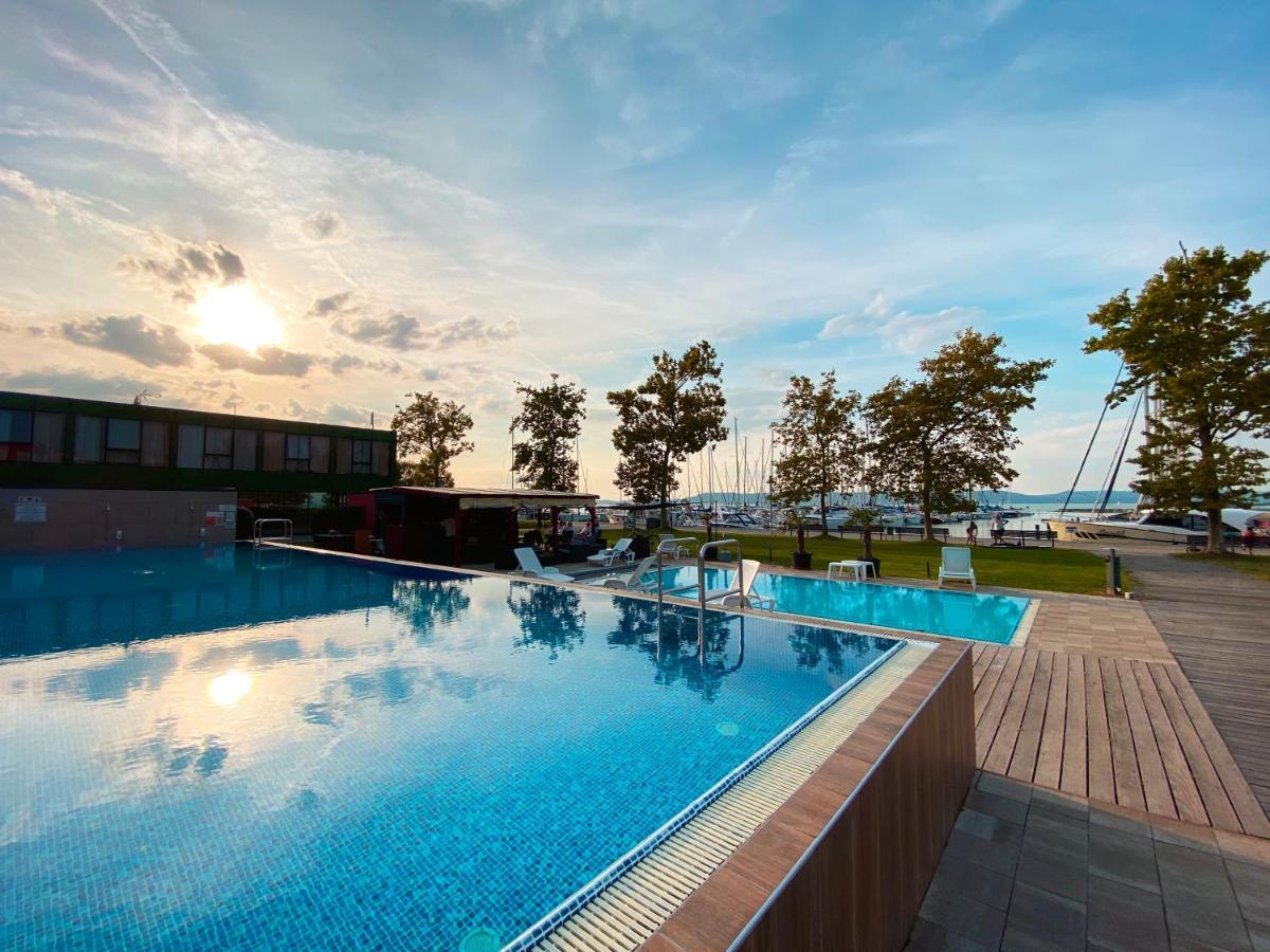 Prime Apartmans Balatonlelle Exteriör bild